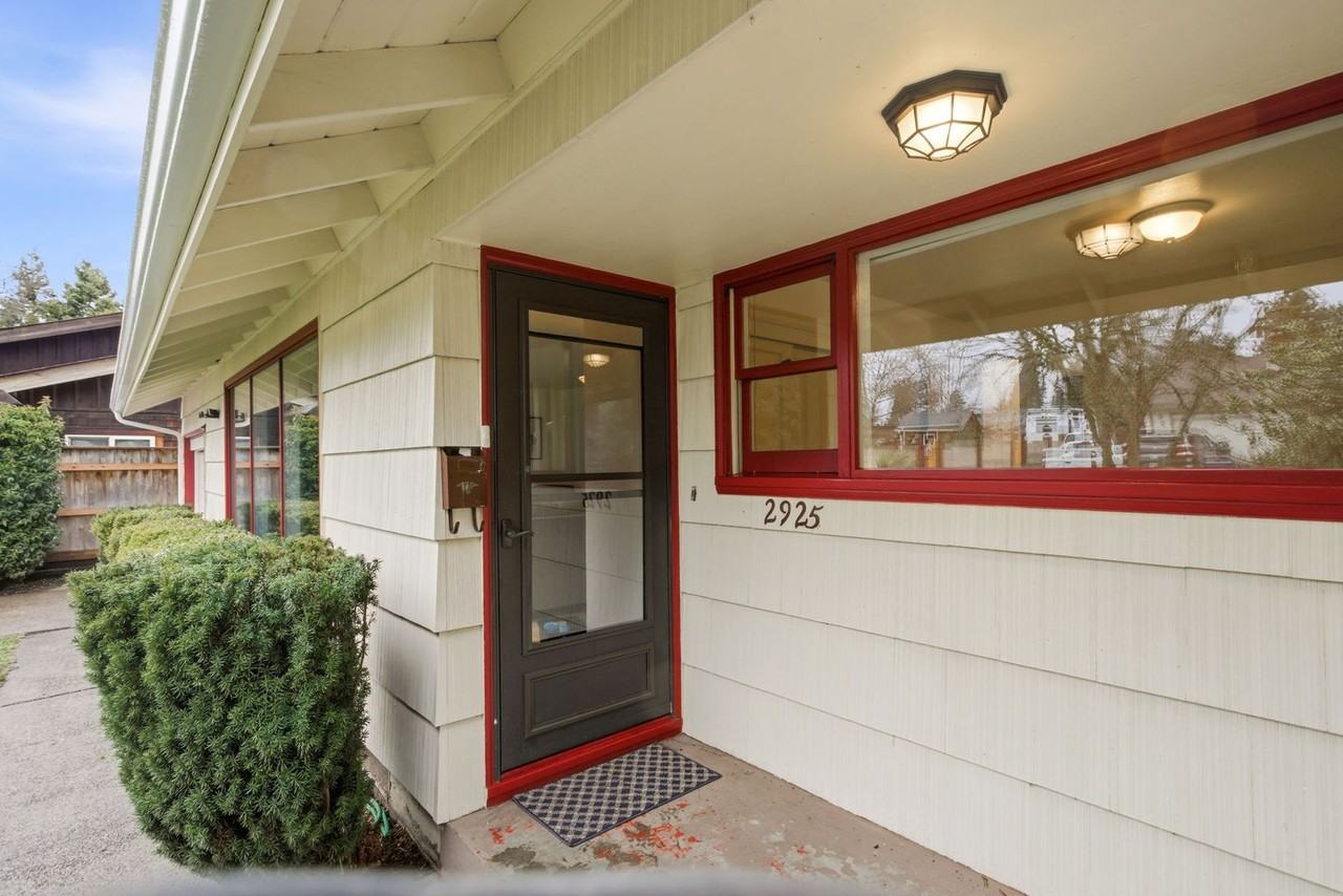 2925 Charnelton St - Photo 2 of 30