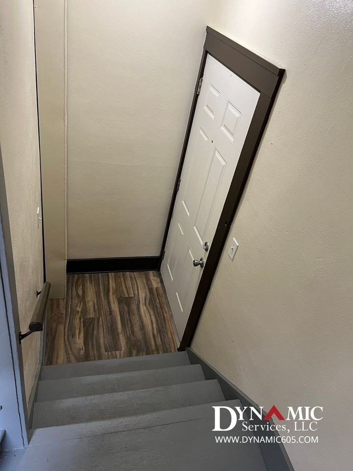 730 1/2 S Spring Ave - Photo 2 of 34