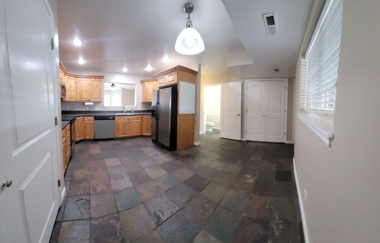 659 Trejo St - Photo 7 of 15