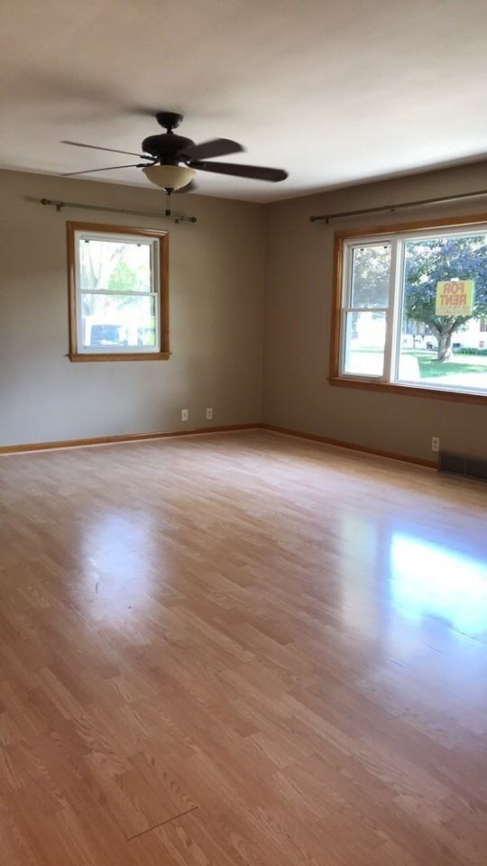 2620 15th Ave N - Photo 2 of 7