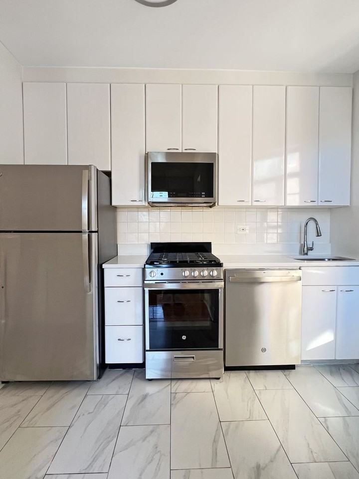 150 Greenway Ter - Photo 2 of 14