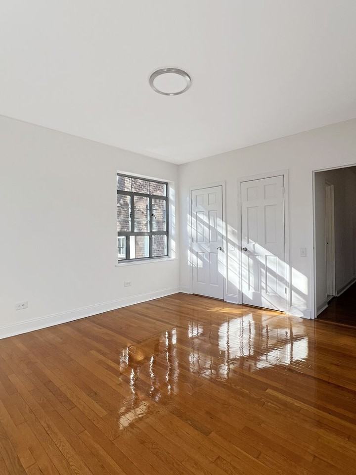 150 Greenway Ter - Photo 5 of 14