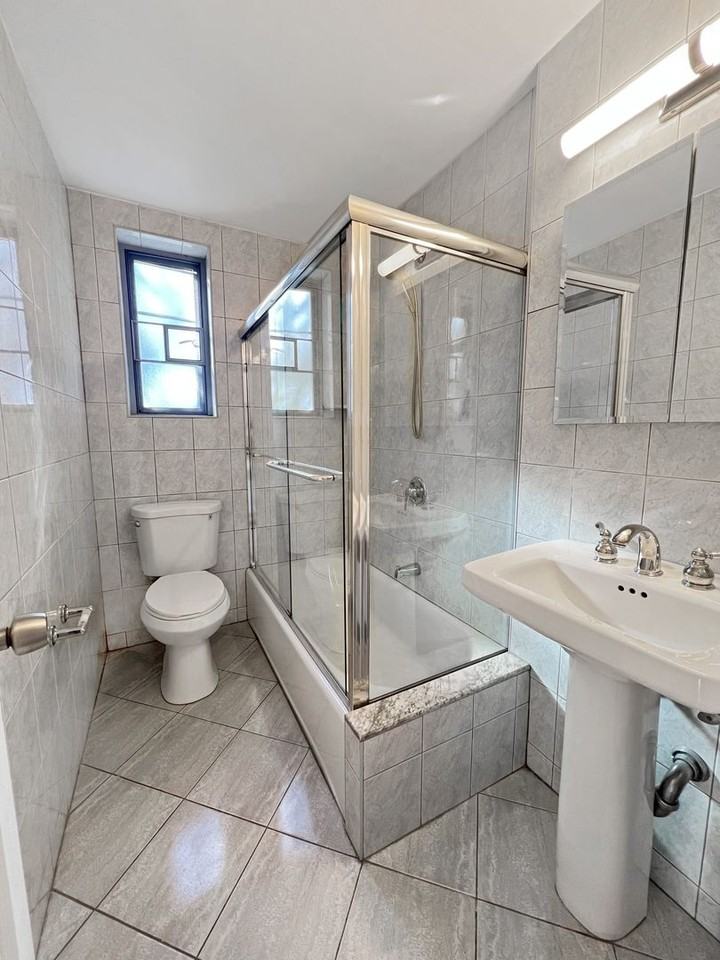 150 Greenway Ter - Photo 6 of 14