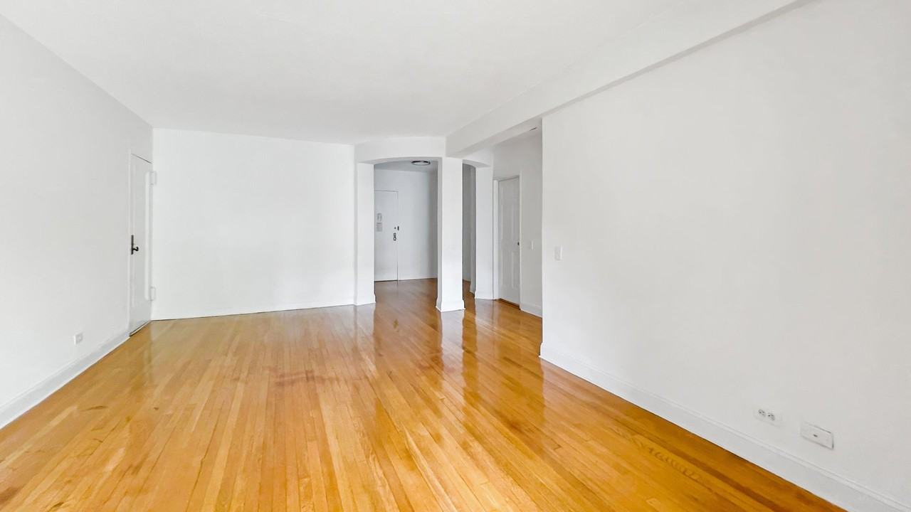 150 Greenway Ter - Photo 2 of 22