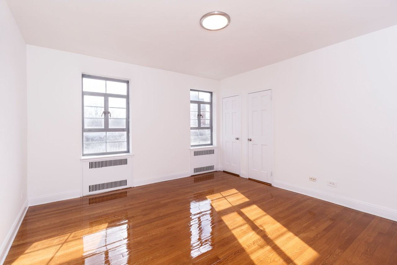 150 Greenway Ter - Photo 3 of 22