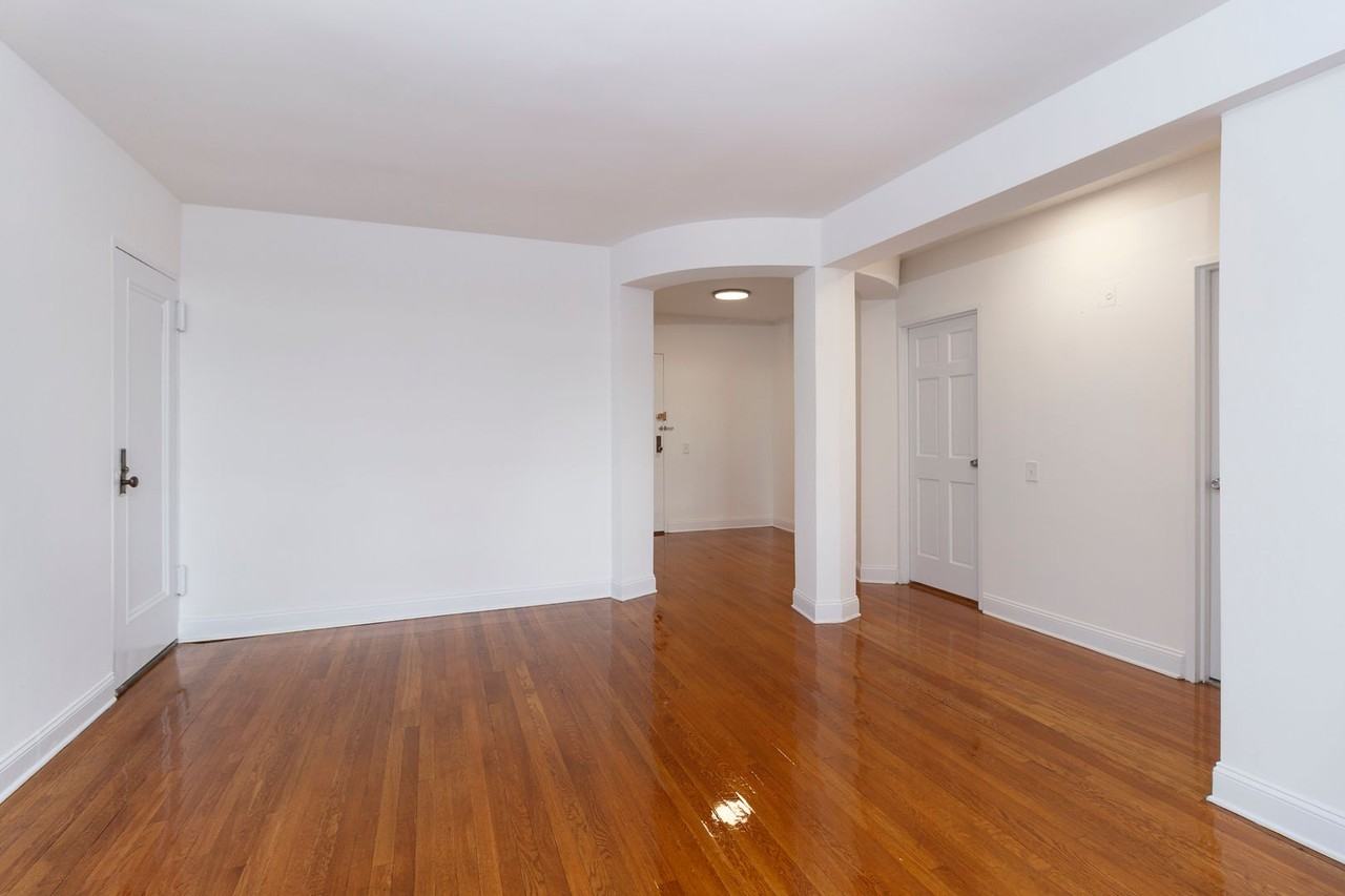 150 Greenway Ter - Photo 4 of 22