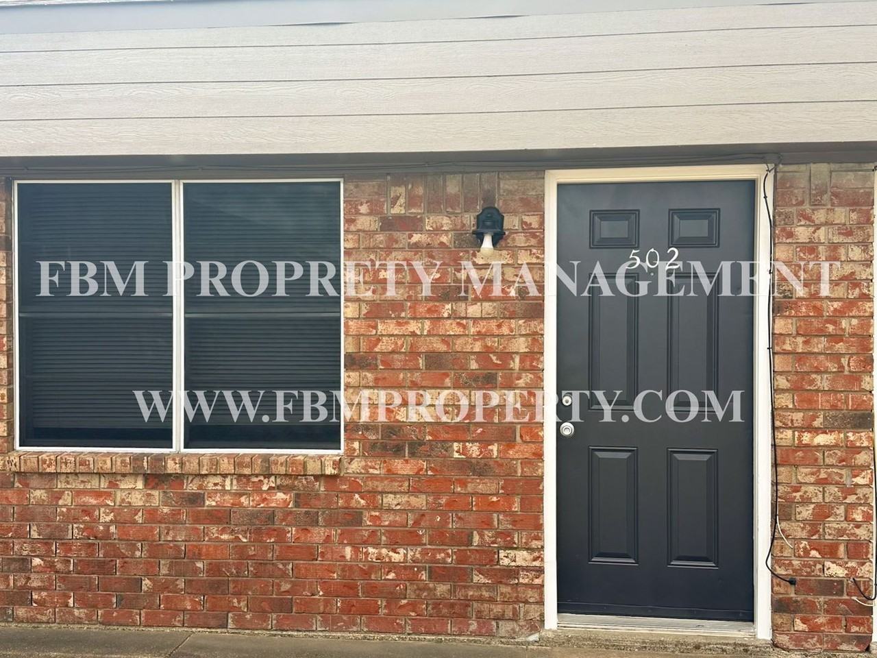 825 Tehuacana Dr #502 - Photo 3 of 13