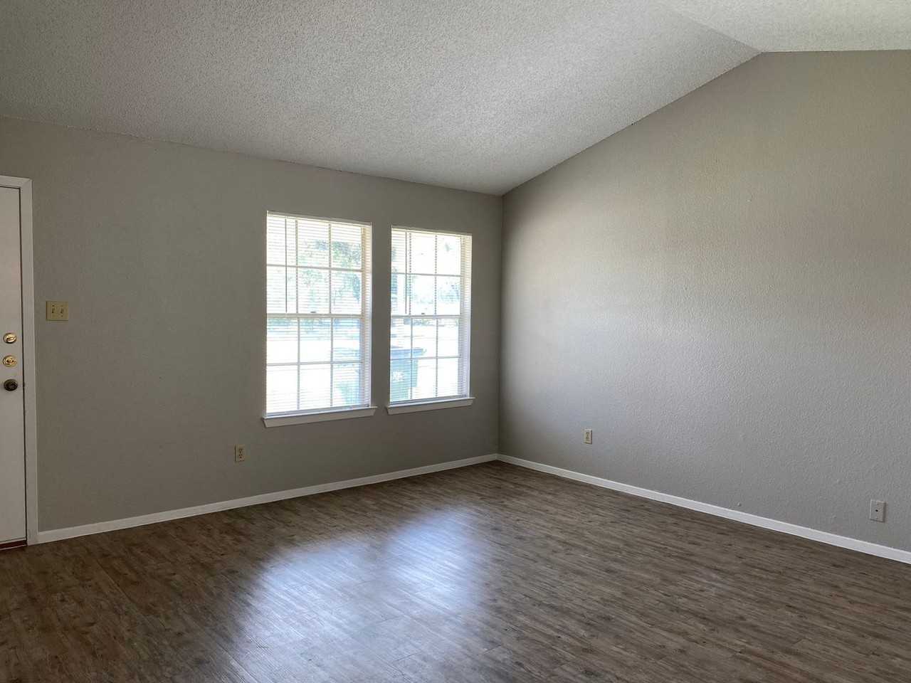 510 Willowbend Cv - Photo 7 of 27