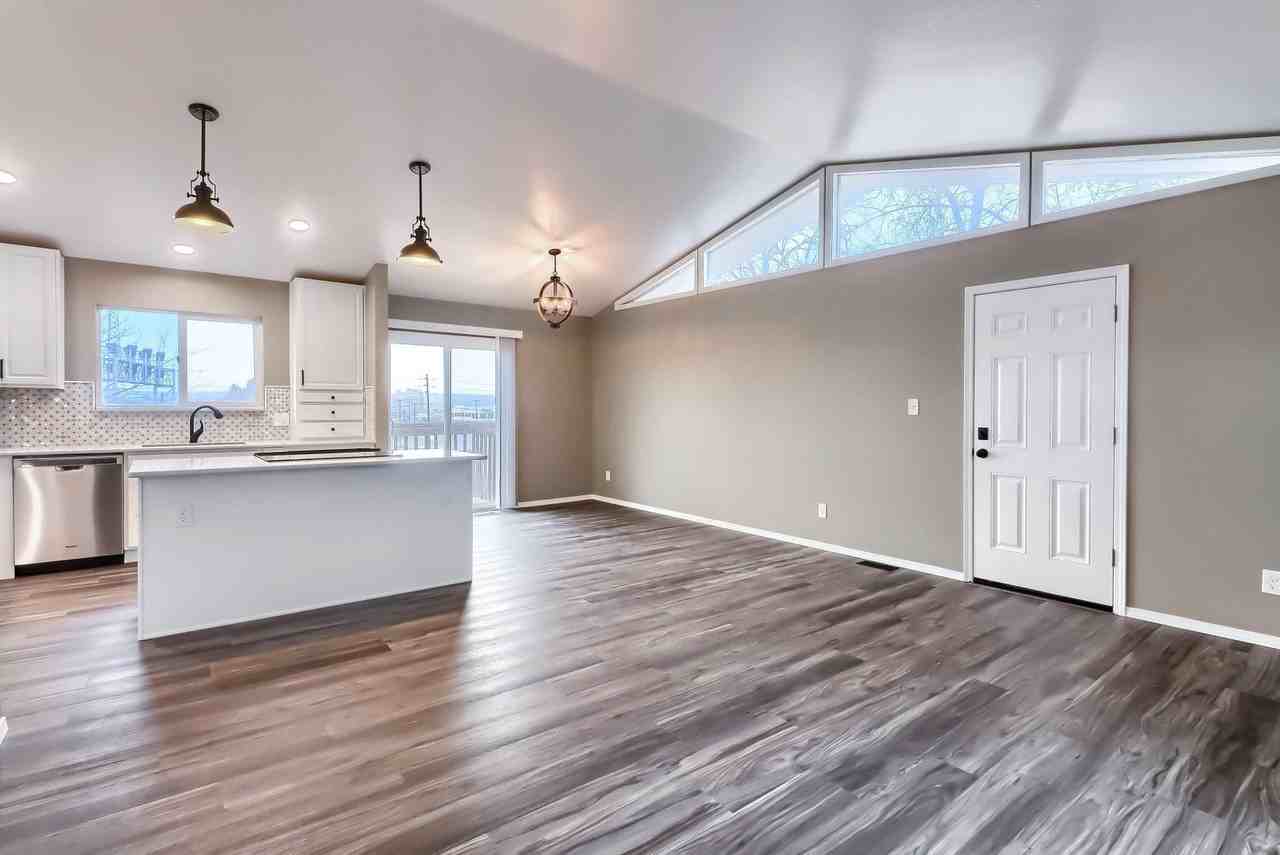 5357 S Prescott St - Photo 3 of 44