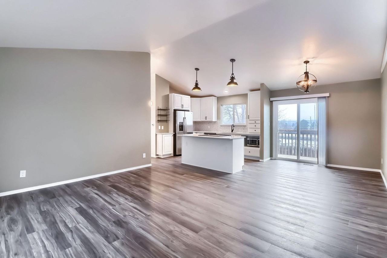 5357 S Prescott St - Photo 2 of 44