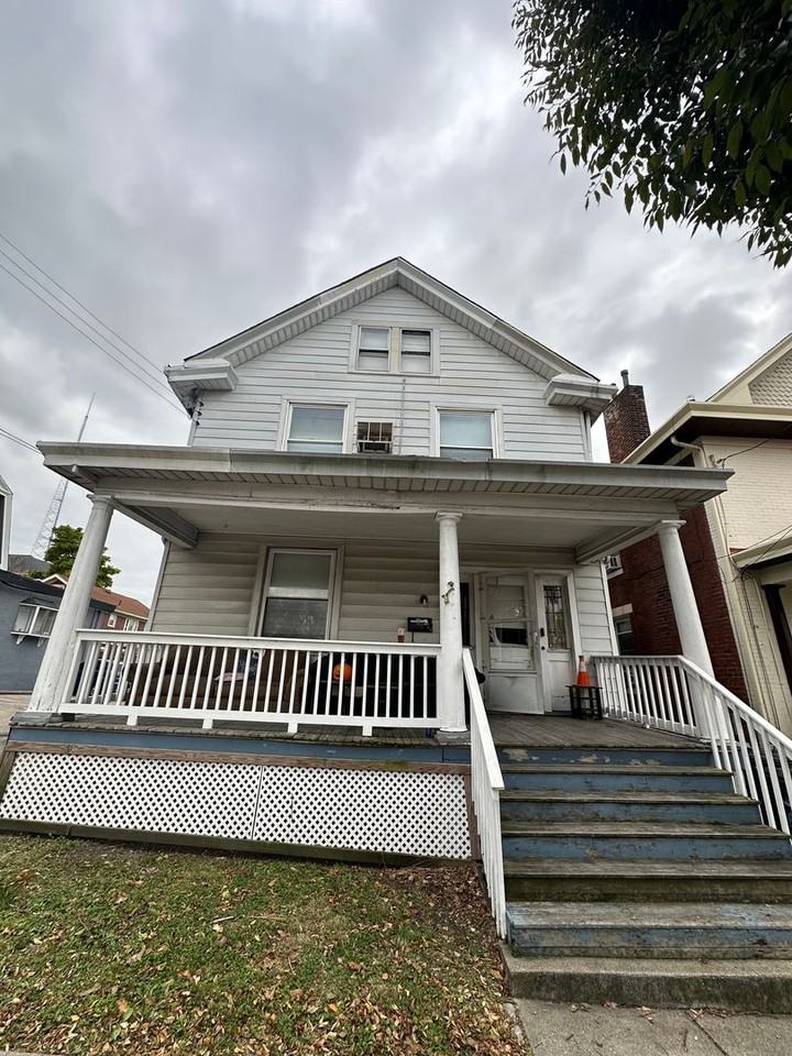 349 W Mcmillan St - Photo 2 of 15