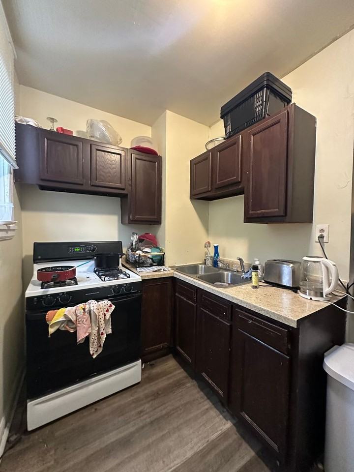 349 W Mcmillan St - Photo 7 of 15