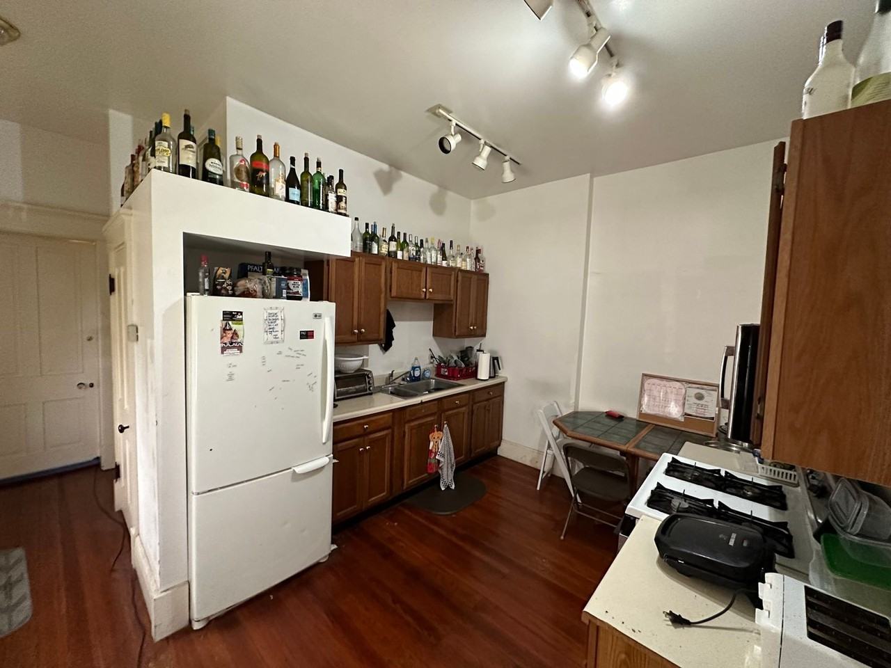 269 Emming St - Photo 4 of 16