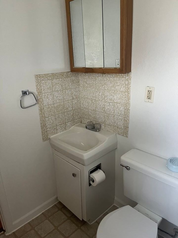 220 9th St - Photo 6 of 16