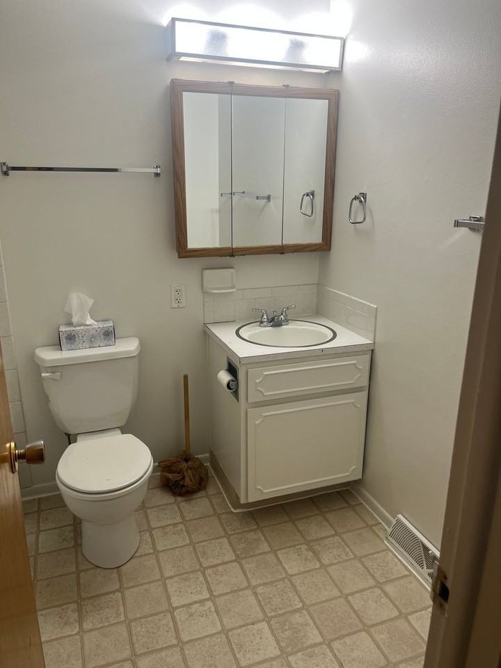 220 9th St - Photo 5 of 16