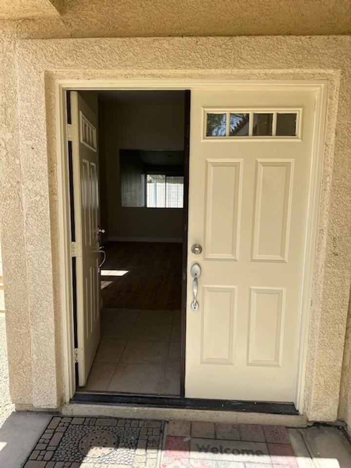 6056 Hidden Rock Dr - Photo 4 of 25