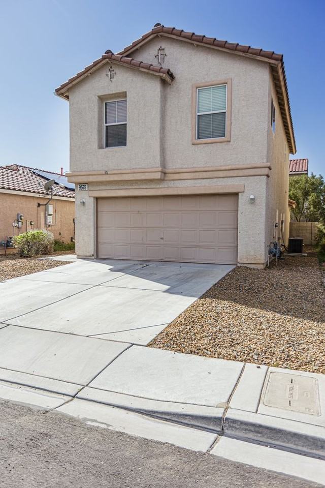 9575 Green Spruce St - Photo 3 of 34