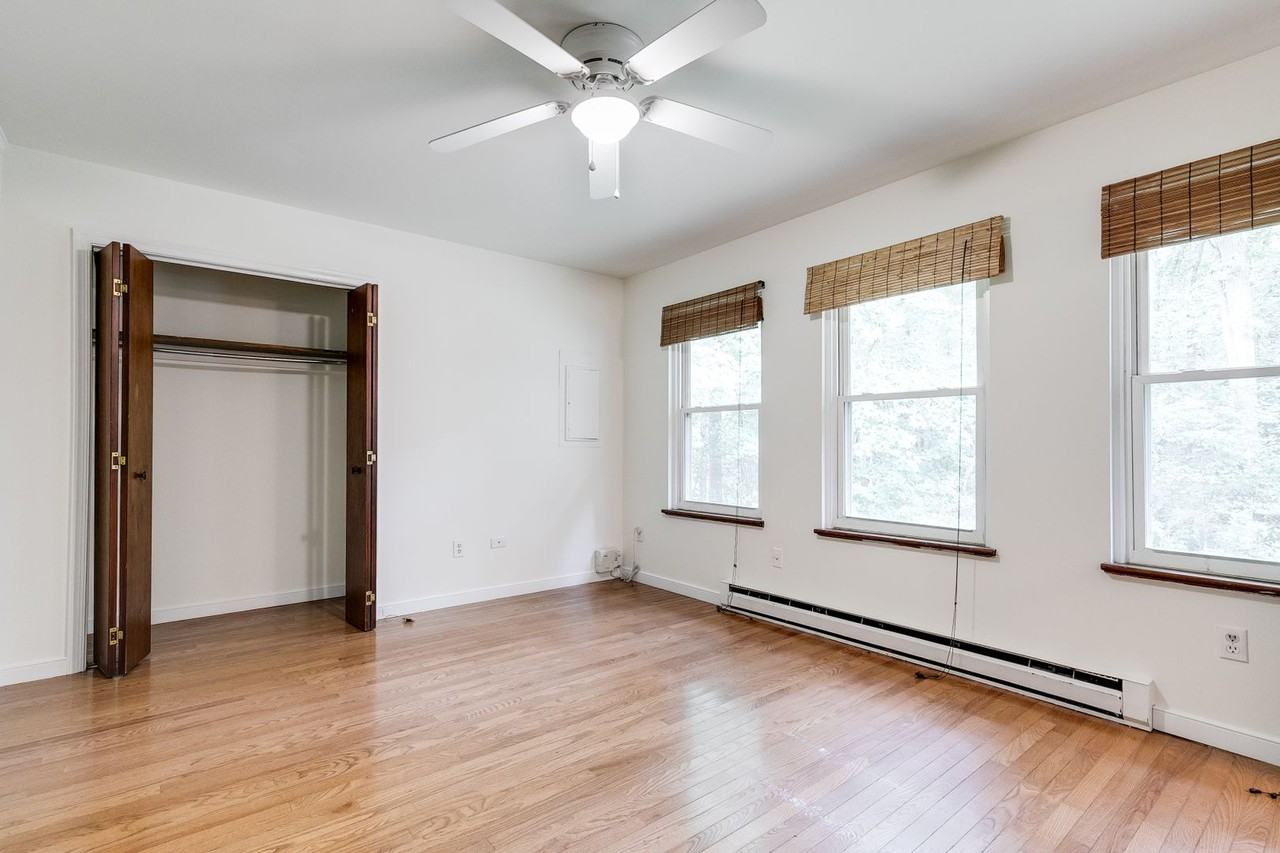 2261 Ives Ln - Photo 3 of 20