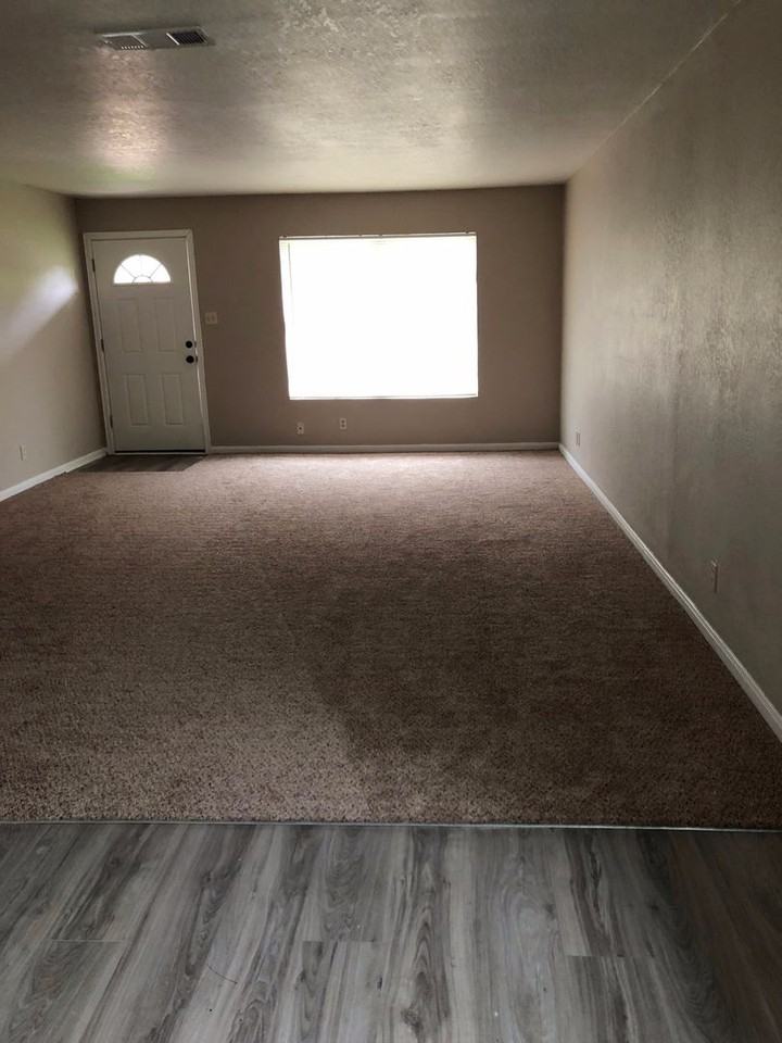 3313 Maple Ave - Photo 4 of 9