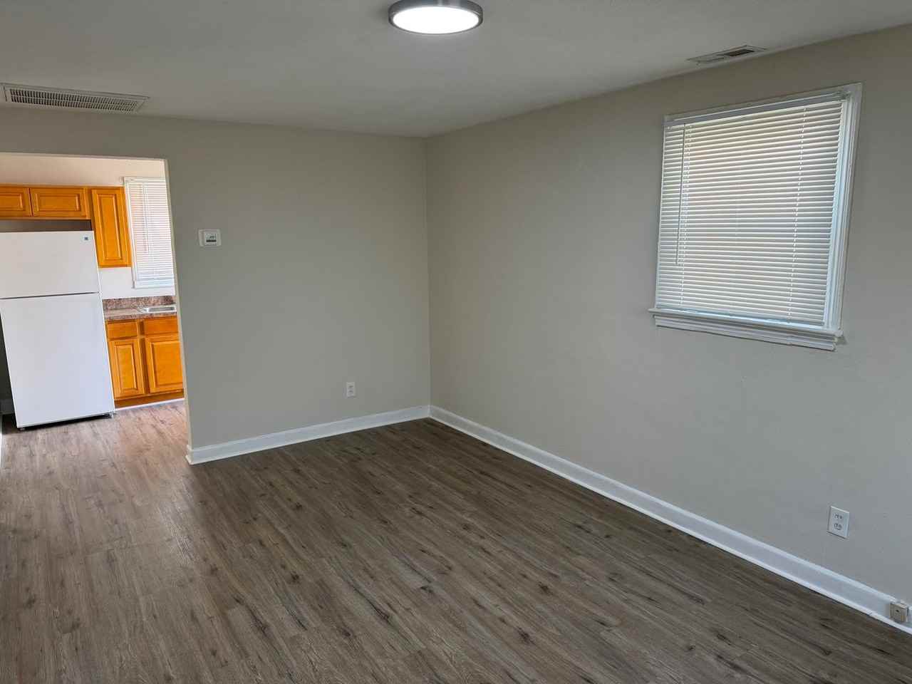 1101 Leake St - Photo 2 of 10