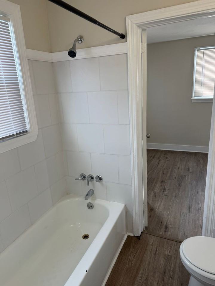 1101 Leake St - Photo 7 of 10