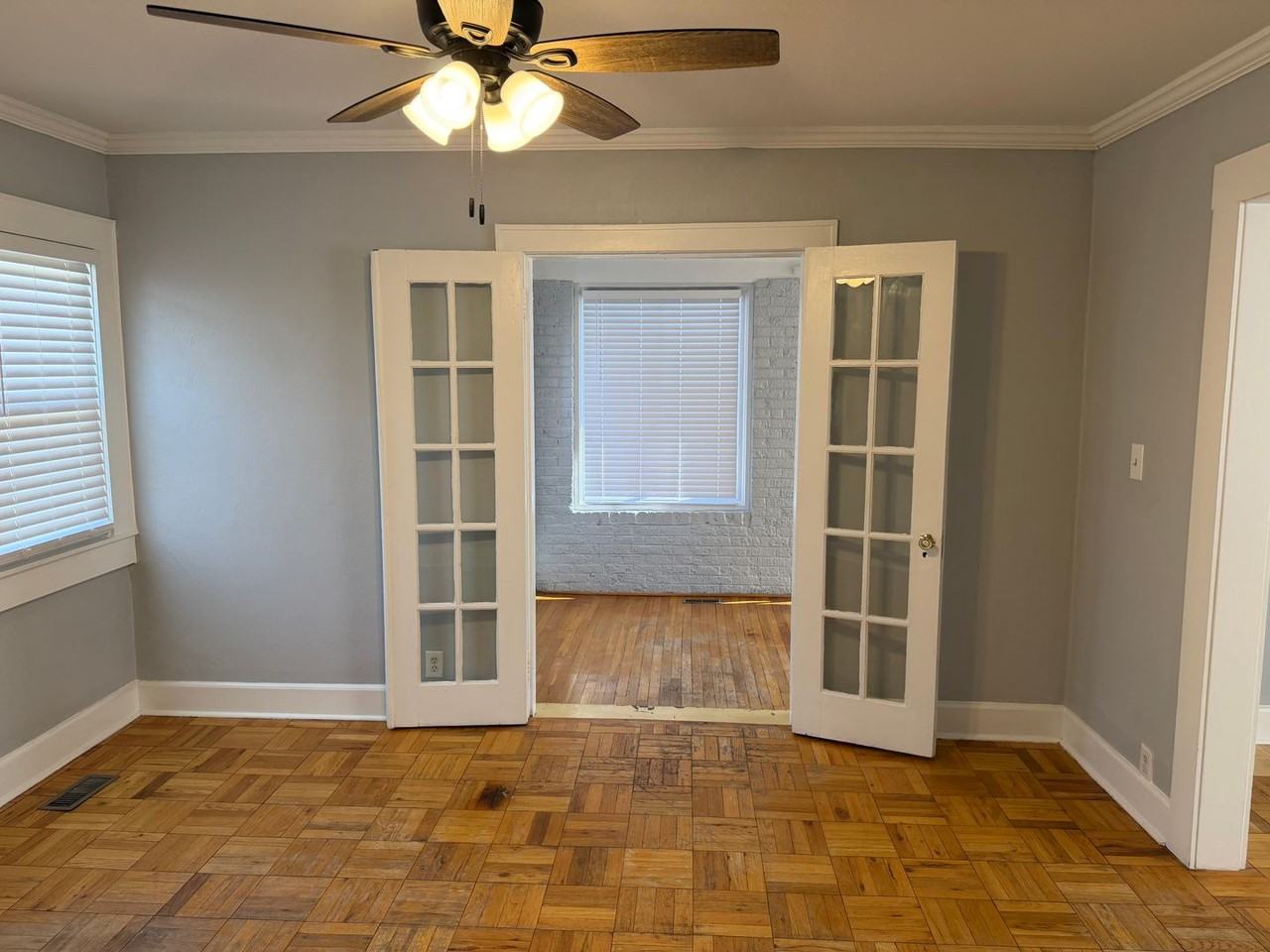 944 Harrington Ave - Photo 5 of 22