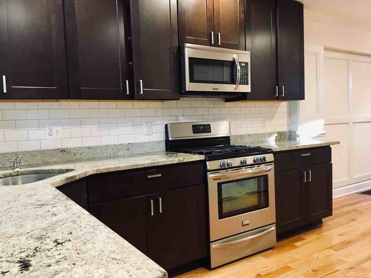 1455 Richardson St - Photo 6 of 22