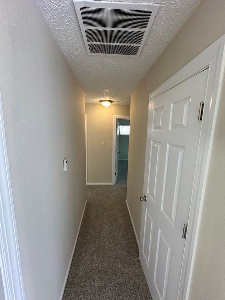 4636 N Kitley Ave - Photo 7 of 14