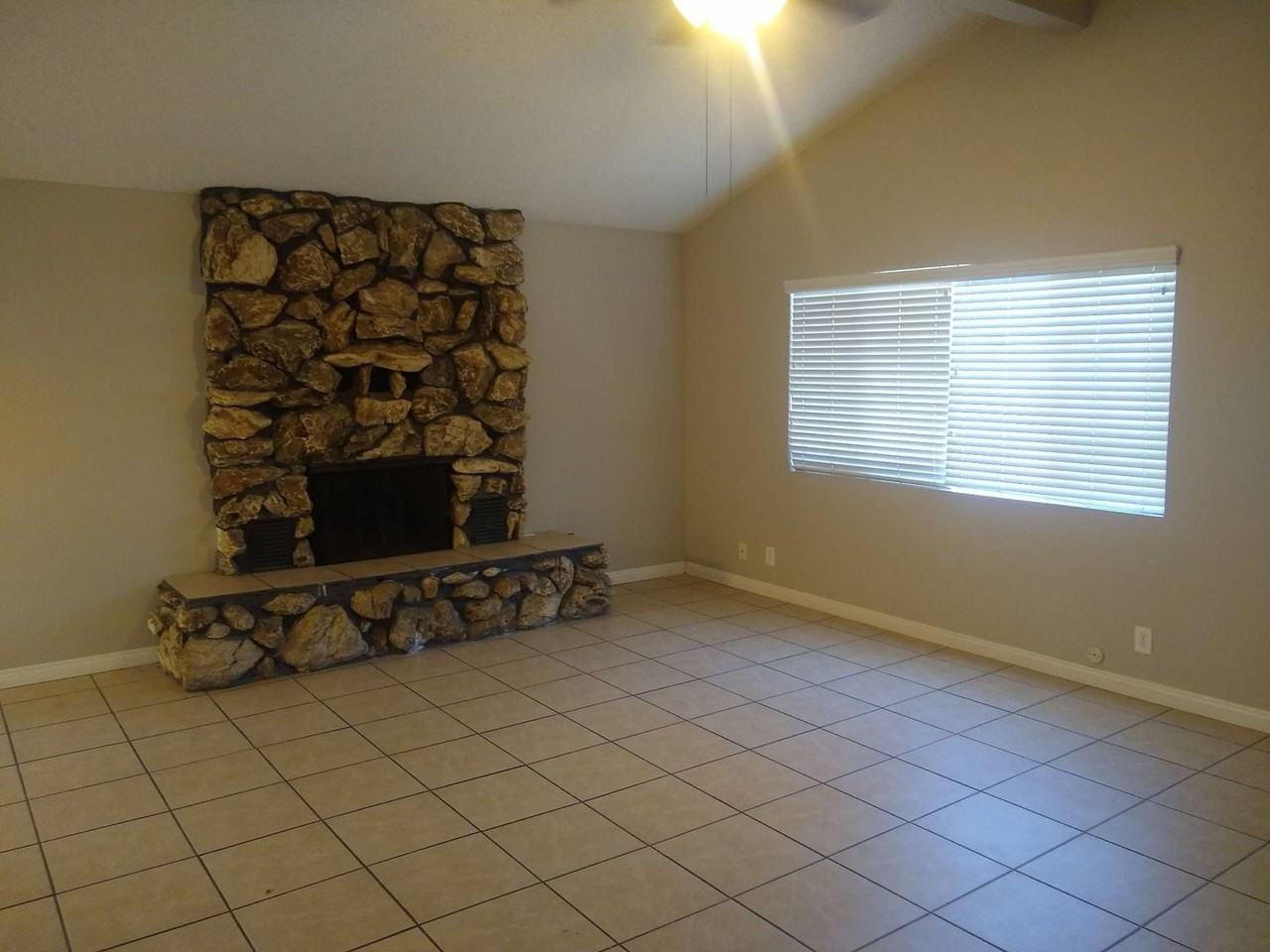 2320 Pinon Springs Cir - Photo 2 of 5