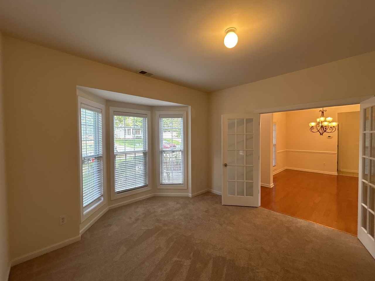 16110 Cloverleaf Ct - Photo 2 of 27