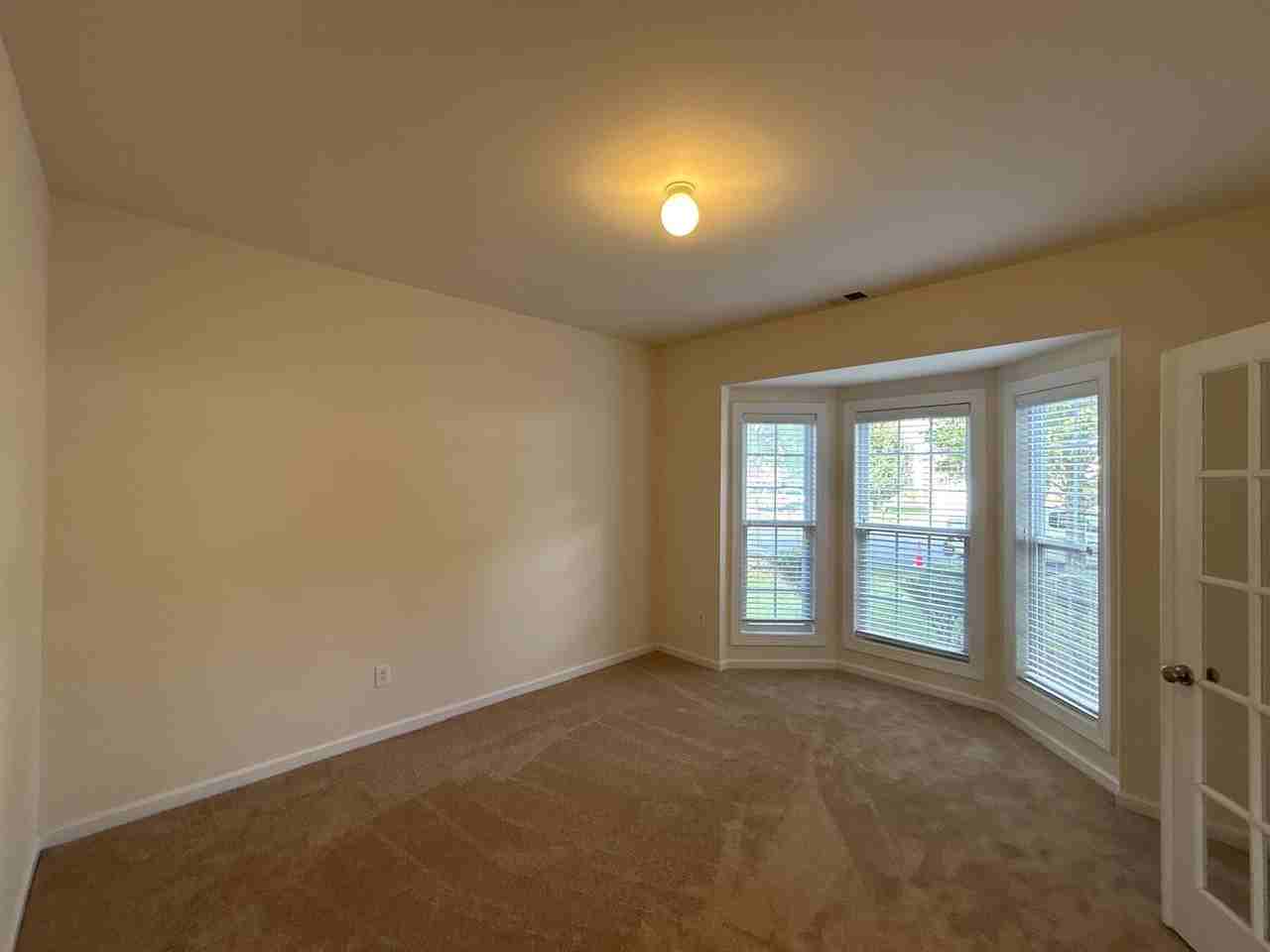 16110 Cloverleaf Ct - Photo 3 of 27