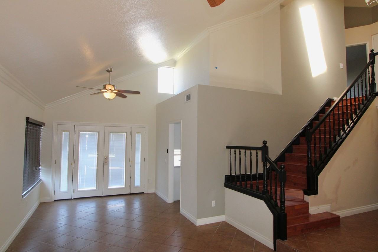 1701 Independence Ave - Photo 3 of 13