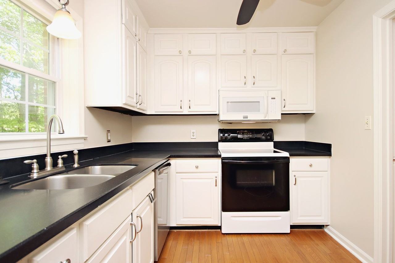 43 Georgetown Grn - Photo 6 of 20