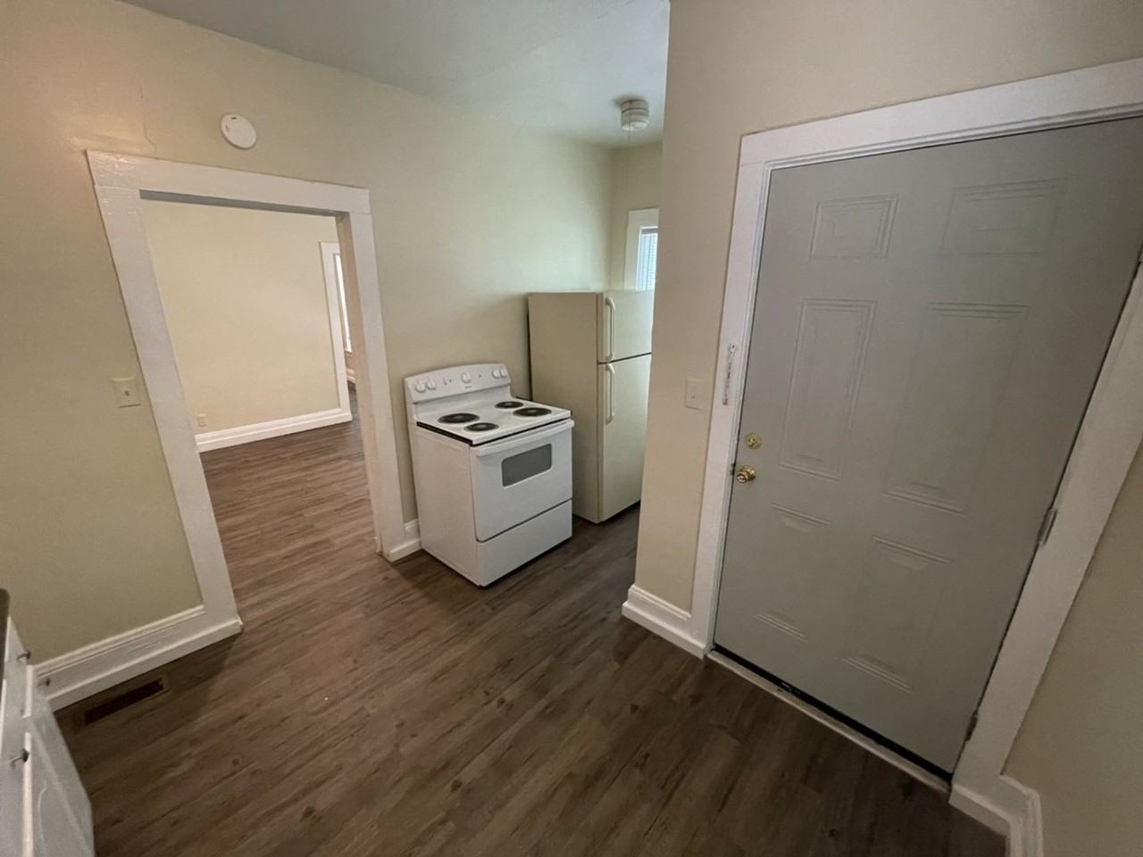 305 Kennedy St - Photo 4 of 15