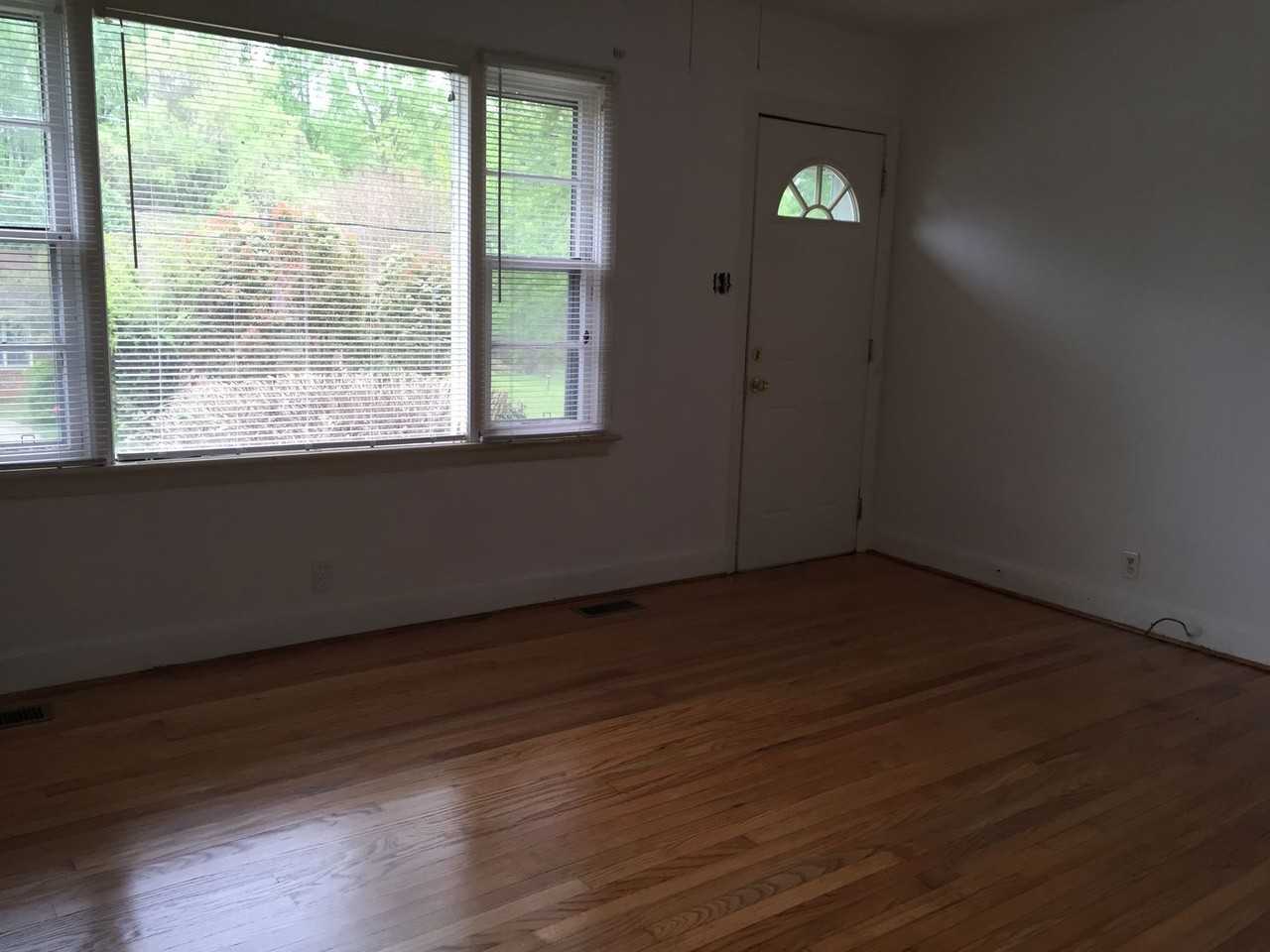 102 Berger St - Photo 4 of 17