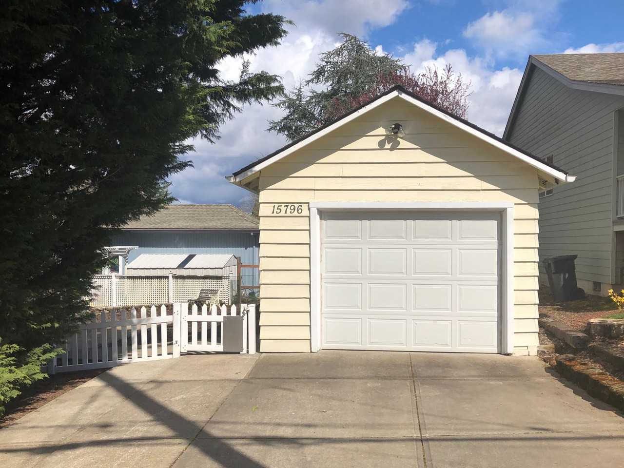 15796 Sw Willamette St - Photo 2 of 20