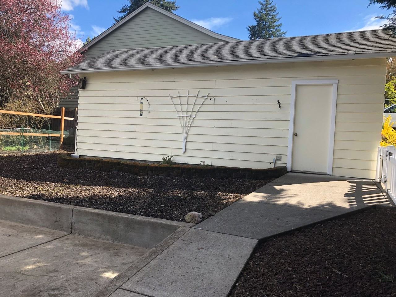 15796 Sw Willamette St - Photo 4 of 20