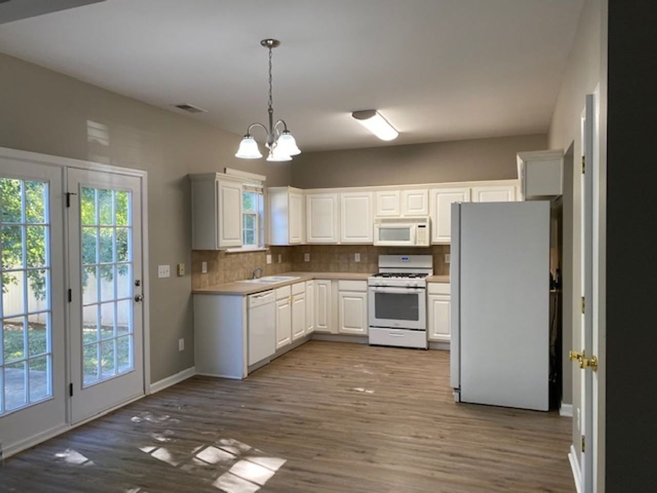 137 Autry Ave - Photo 3 of 13