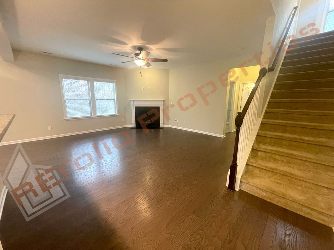 288 Heathwood Dr - Photo 4 of 34