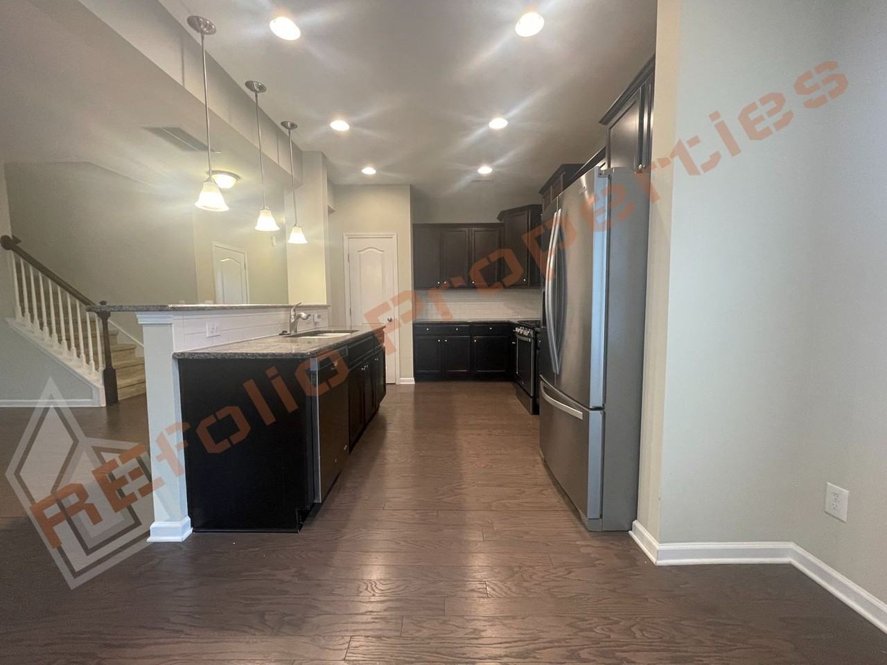 288 Heathwood Dr - Photo 7 of 34