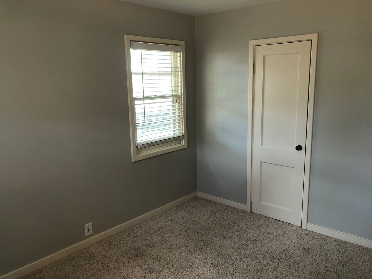 840 E St Ne - Photo 6 of 13