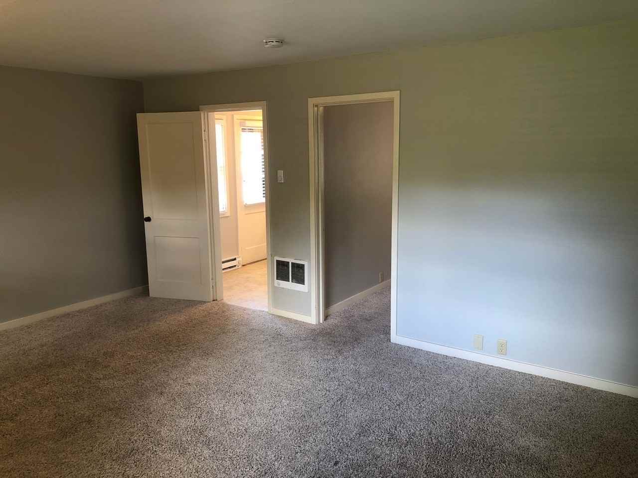 840 E St Ne - Photo 7 of 13