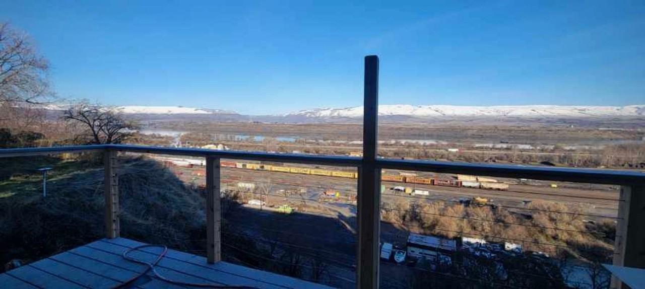 2313 E 9th St - Photo 7 of 13