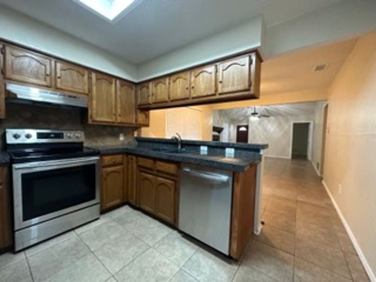 5812 Falconcrest Dr - Photo 3 of 15