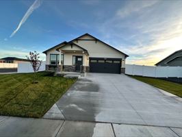 featured image of 1107 Crestview Dr