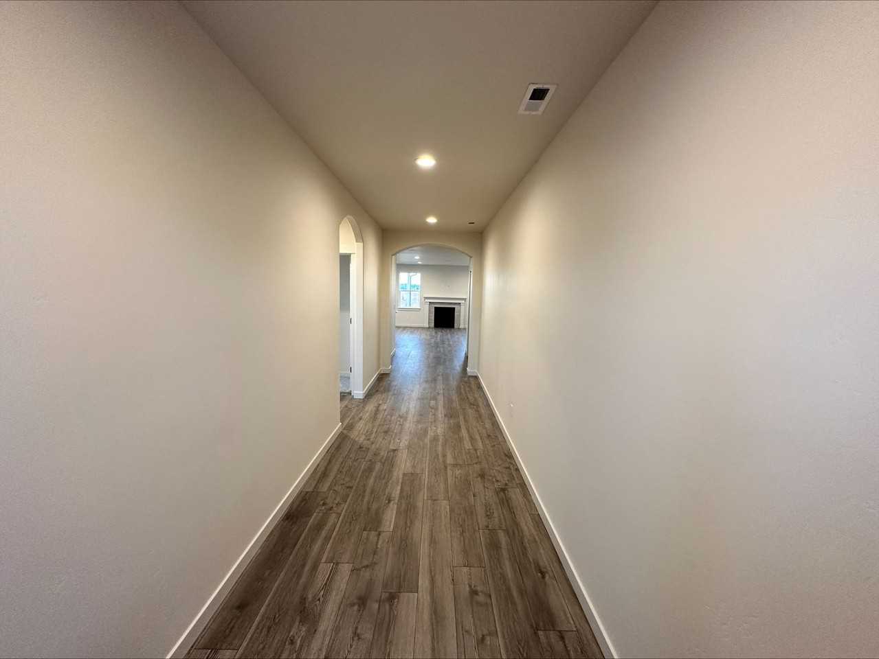 1107 Crestview Dr - Photo 5 of 14