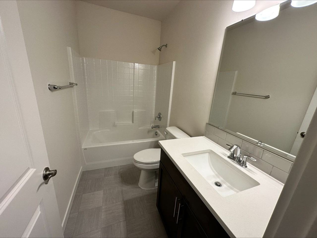 1107 Crestview Dr - Photo 6 of 14