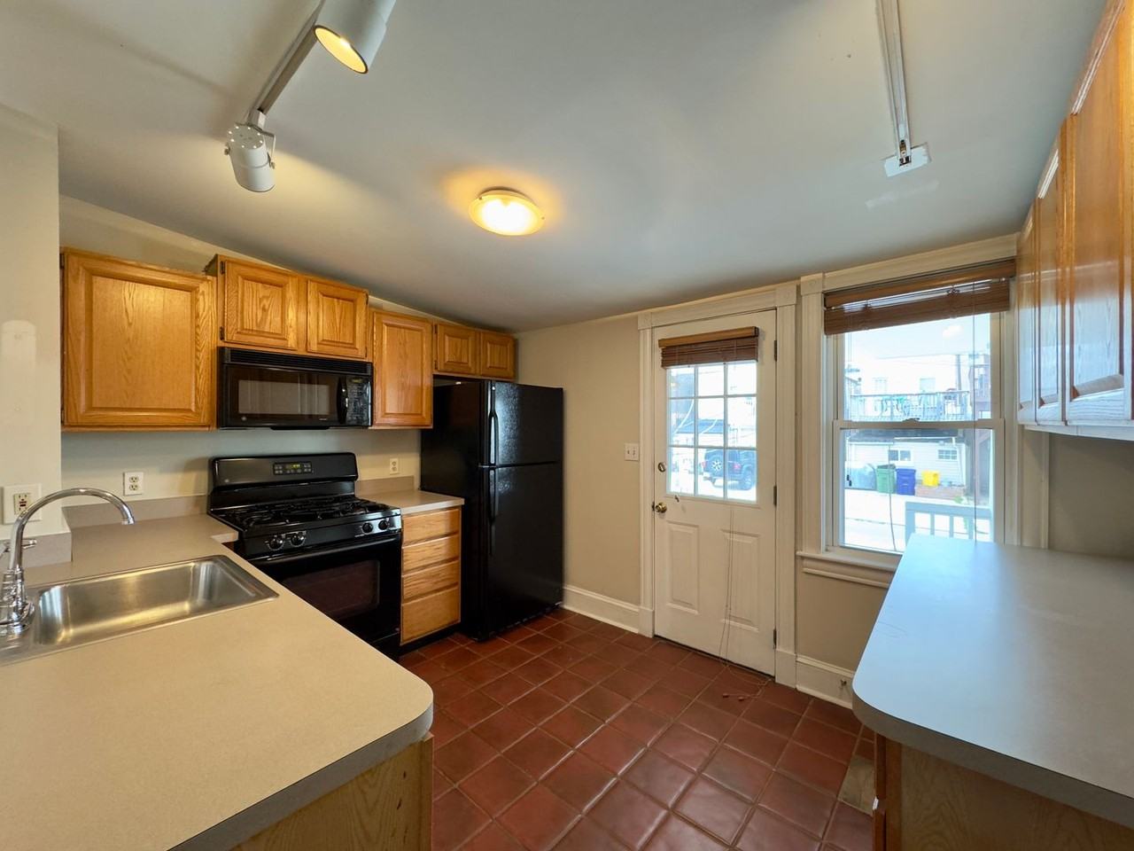 1438 Patapsco St - Photo 7 of 28