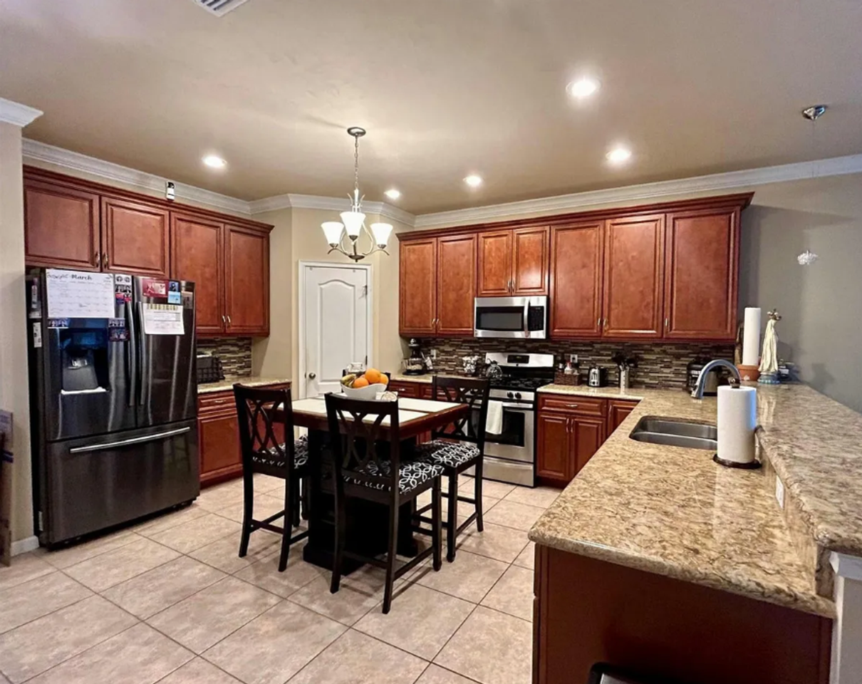 9883 Nw 17th Rd - Photo 4 of 14