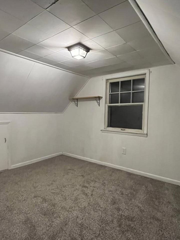 229 W Marquette St - Photo 4 of 10